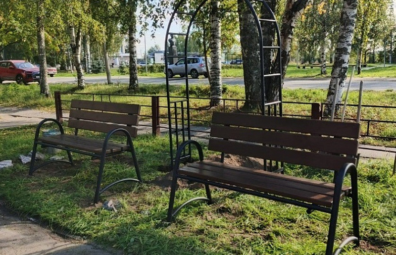 Фото со страницы библиотеки в соцсети и администрации округа